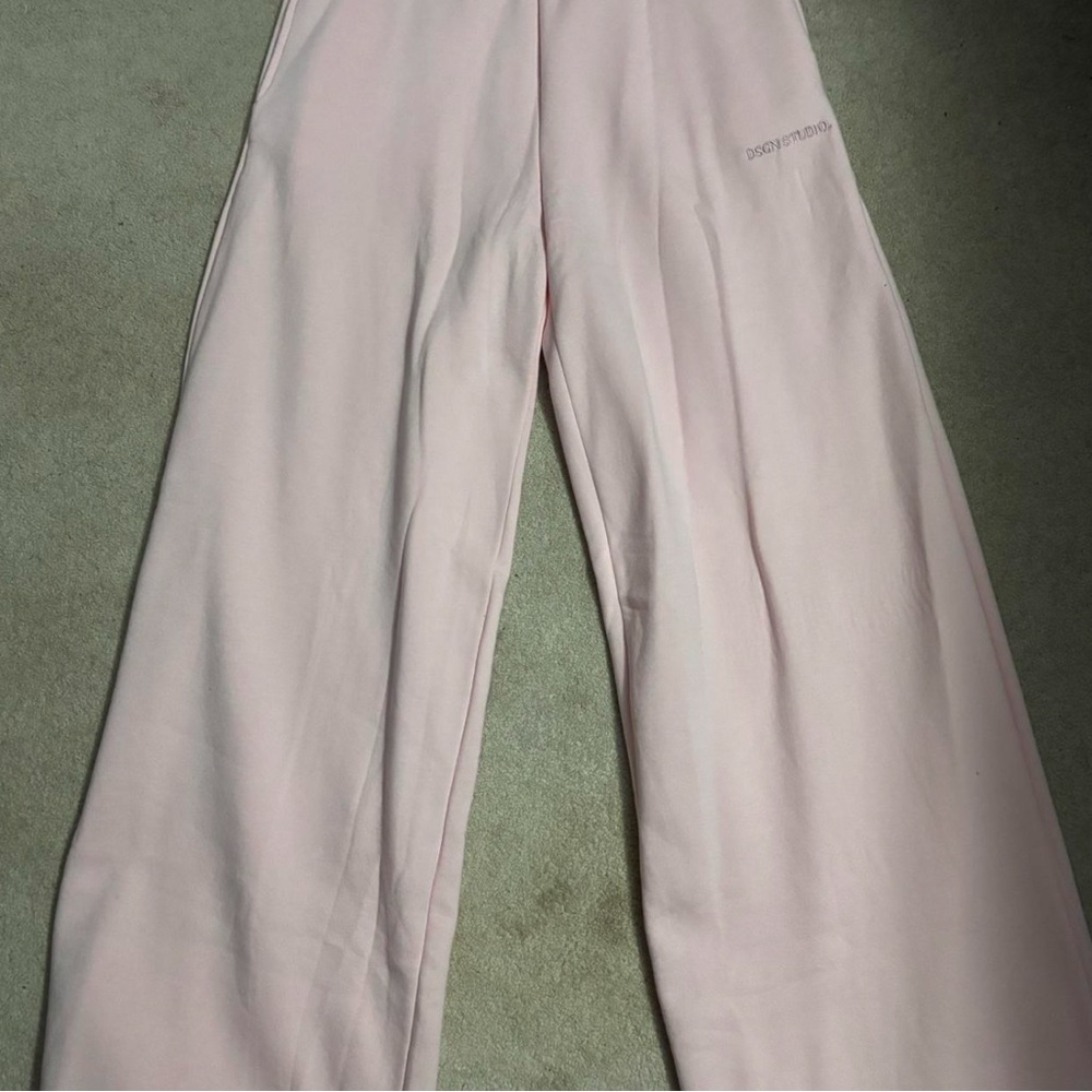 Boohoo Pink Wide Leg Pants with Relaxed Fit